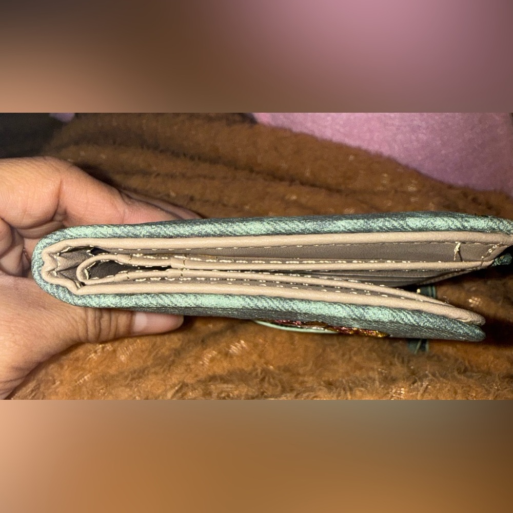 Source Unknown Green Wallet With Embroidered Cats - image 4